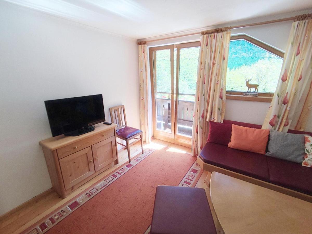 Pretty Holiday Home In Mayerhofen With Balcony Mayrhofen Eksteriør billede