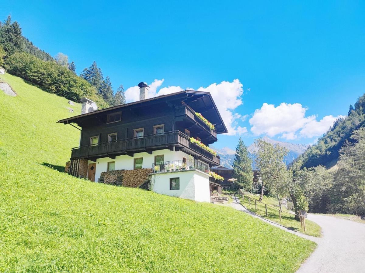 Pretty Holiday Home In Mayerhofen With Balcony Mayrhofen Eksteriør billede